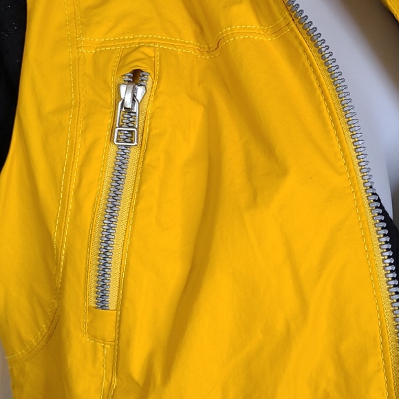 NWT ATHLETA ROCKVIEW VEST GODI YELLOW MARIGOLD XXS - Picture 4 of 13